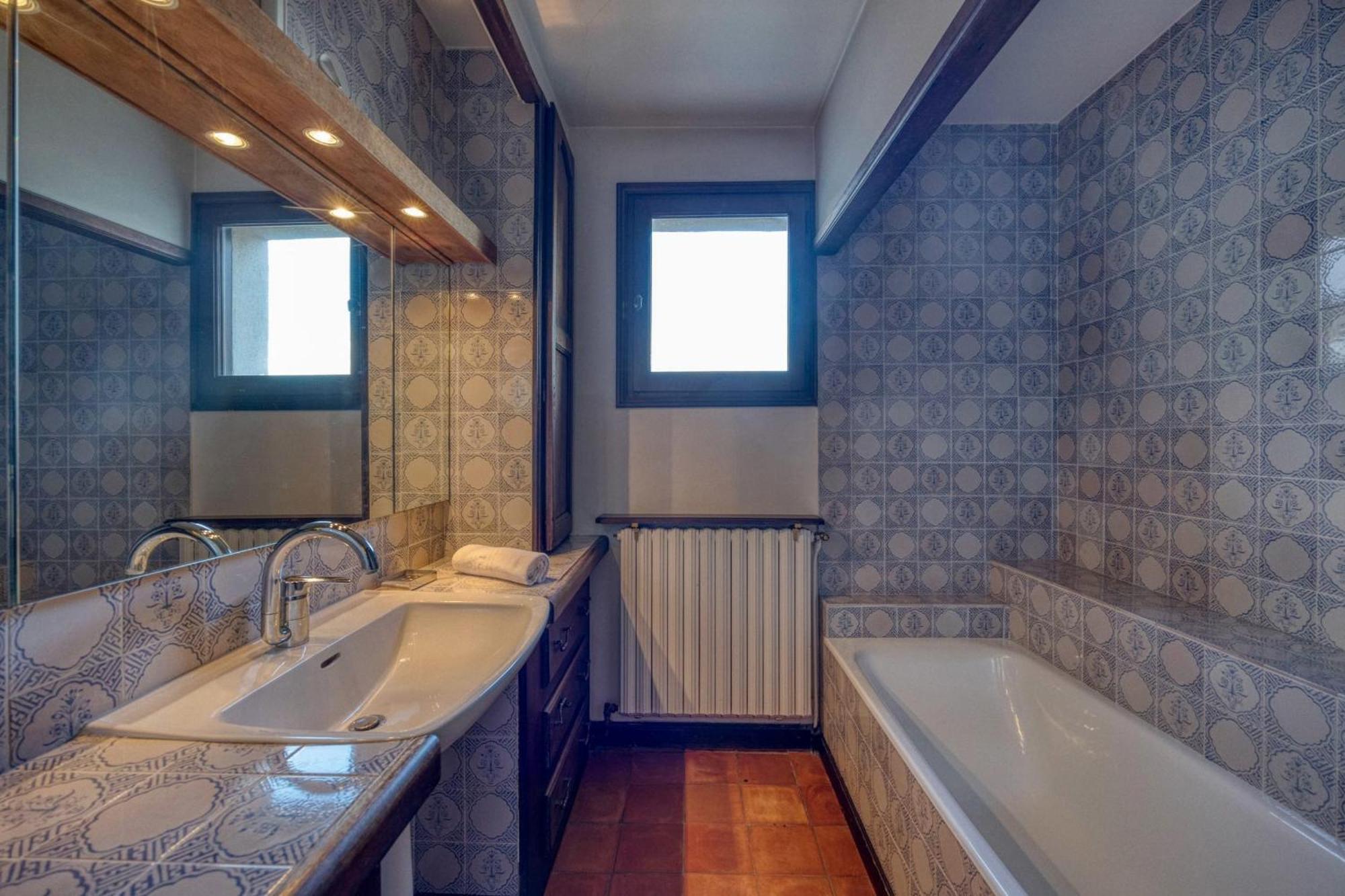 #Hp La Maison Des Lilas Large Family House Sleeps 12 Garden Seyssinet Екстериор снимка